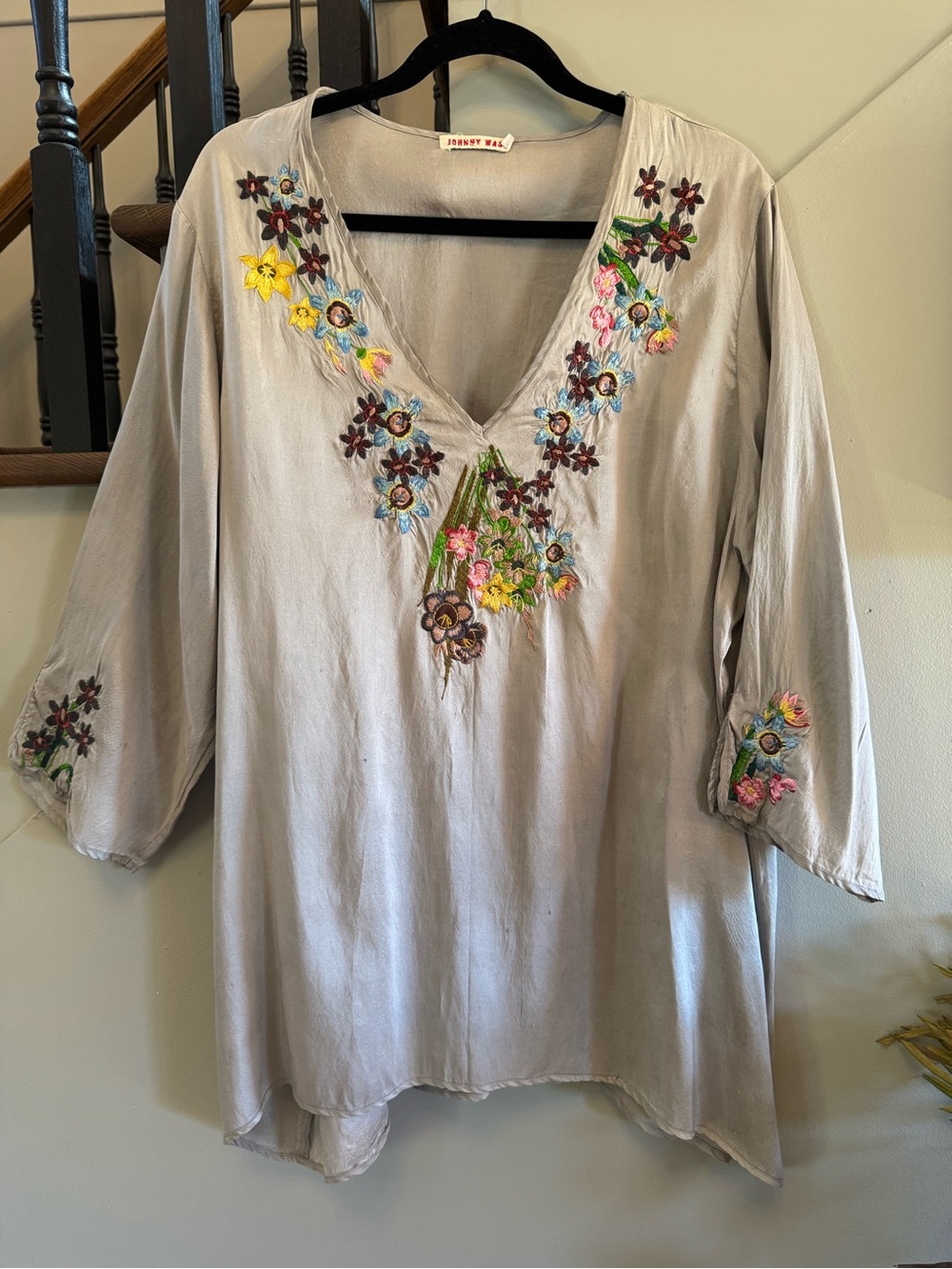 Johnny Was Light Gray Embroidered V-Neck Tunic with Multicolor Floral Detail